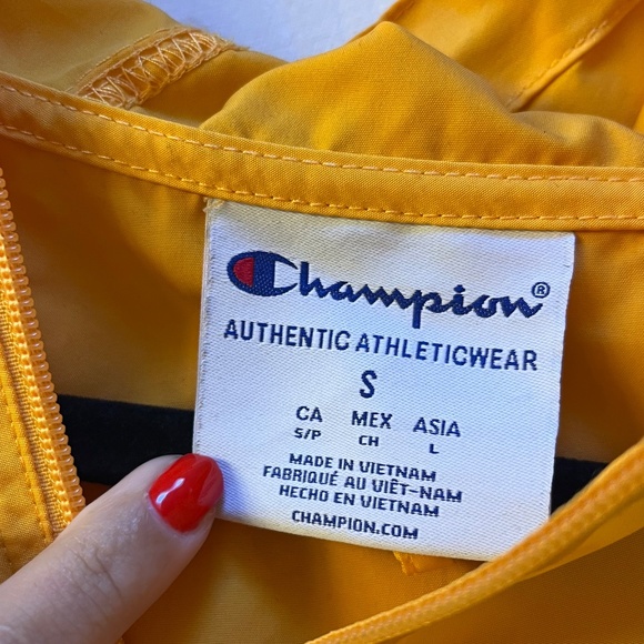 Champion Water Resistant Jacket - Picture 2 of 3